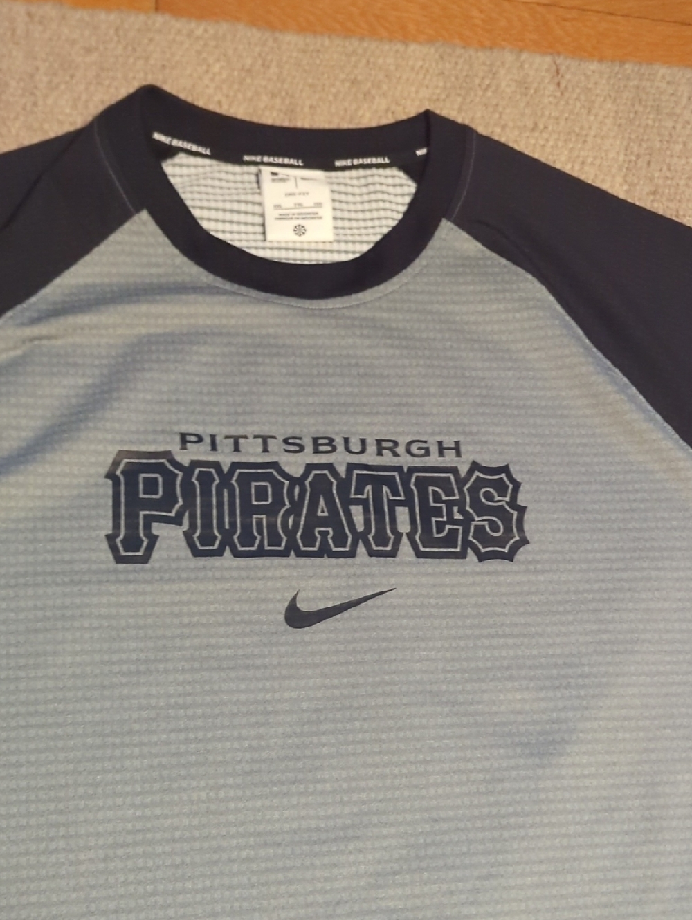 Nike Baseball New York Yankees XXL 2XL Medium Weight Warm Up Shirt Dri Fit